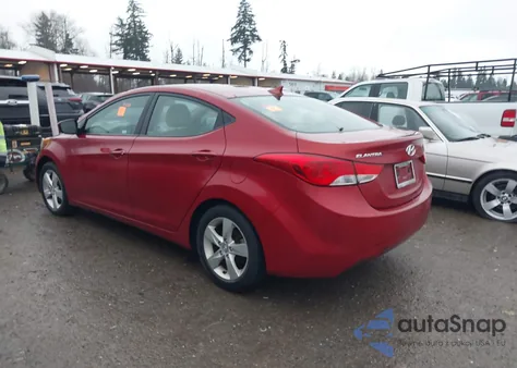 2013 Hyundai Elantra Gls z USA, uszkodzony, nr VIN KMHDH4AE4DU726045